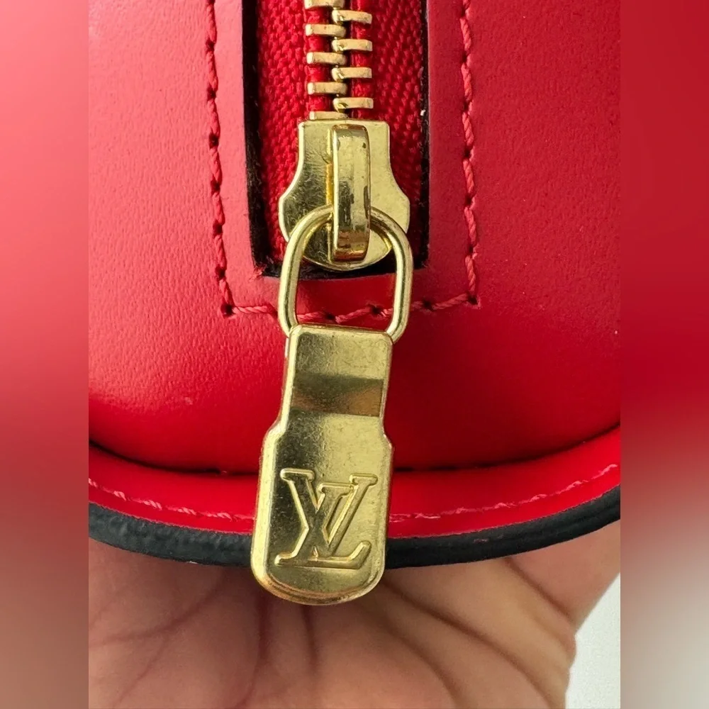 LOUIS VUITTON Epi Dauphine PM Pouch Castilian Red EUC